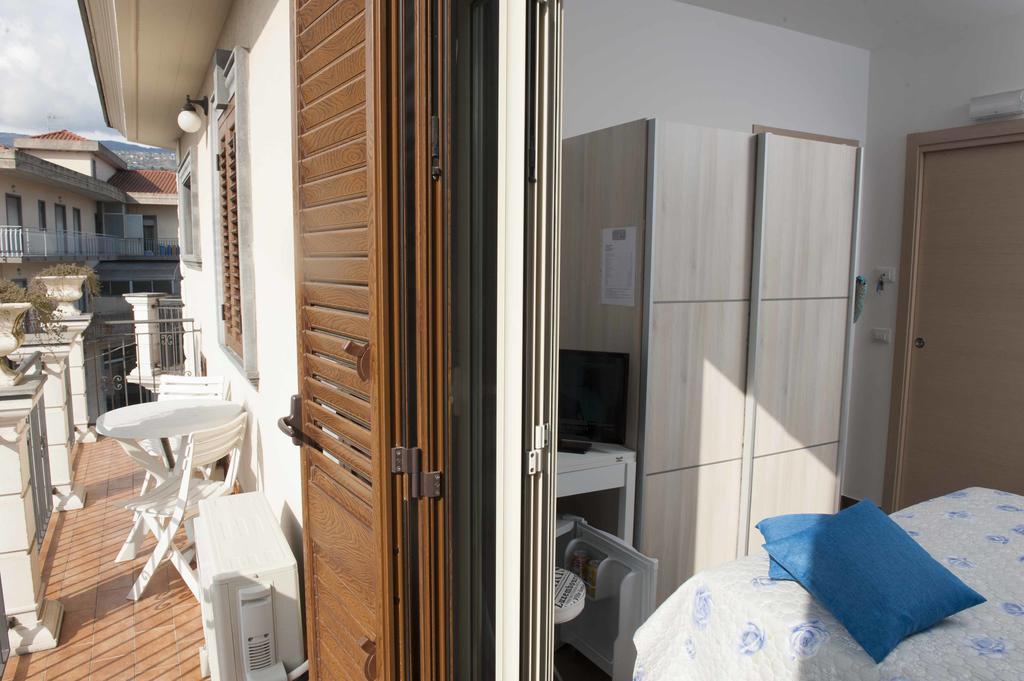Le Case Di Seba Mascali Exterior photo