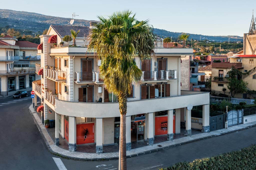 Le Case Di Seba Mascali Exterior photo